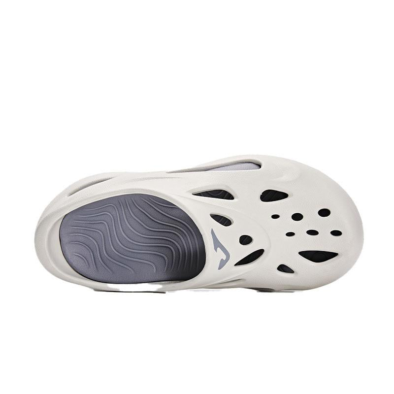 HOLLOW new hole-in-the-wall slippers ~ same style for men and women (light gray)