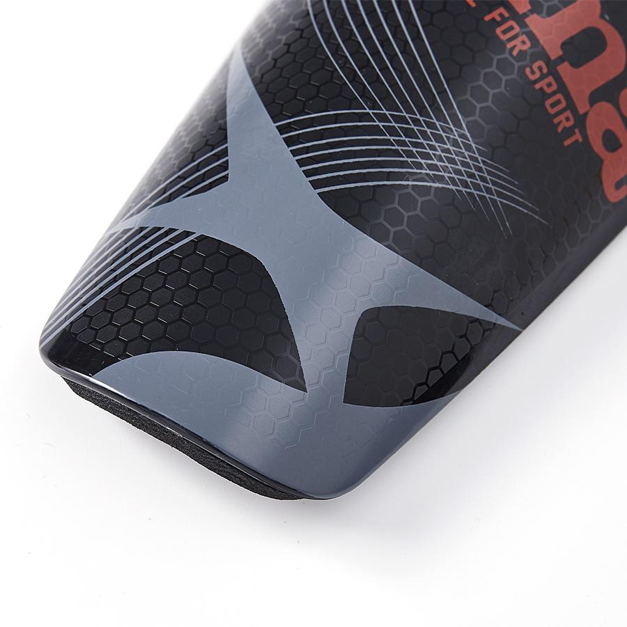 Professional football shin guards [black] 