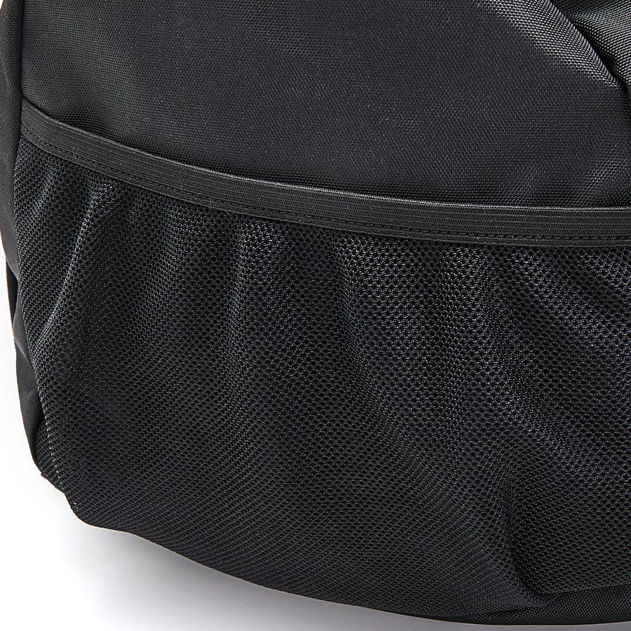 Large capacity fitness bag [black] 