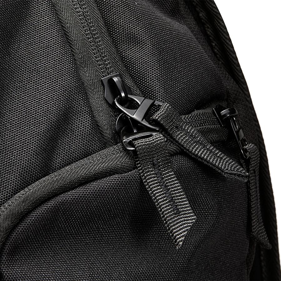 Large capacity sports backpack [black] 