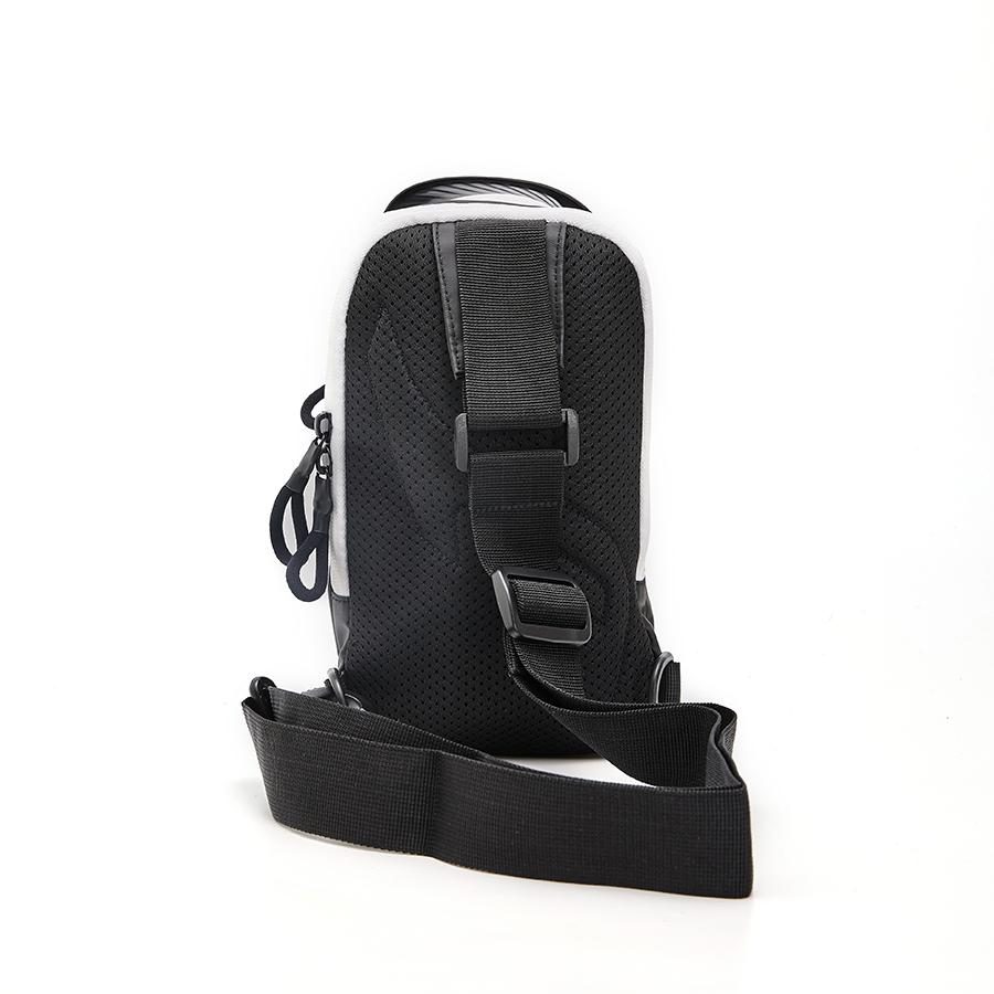 Water-repellent crossbody bag [black] 