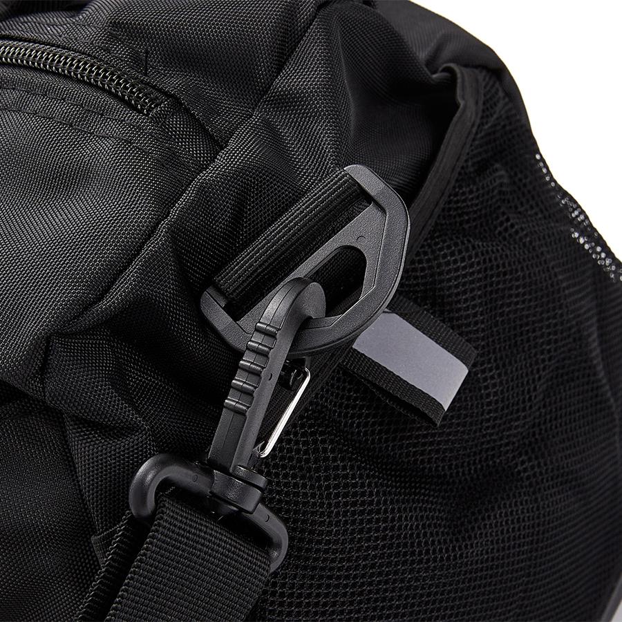 Large-capacity shoulder fitness bag [black]