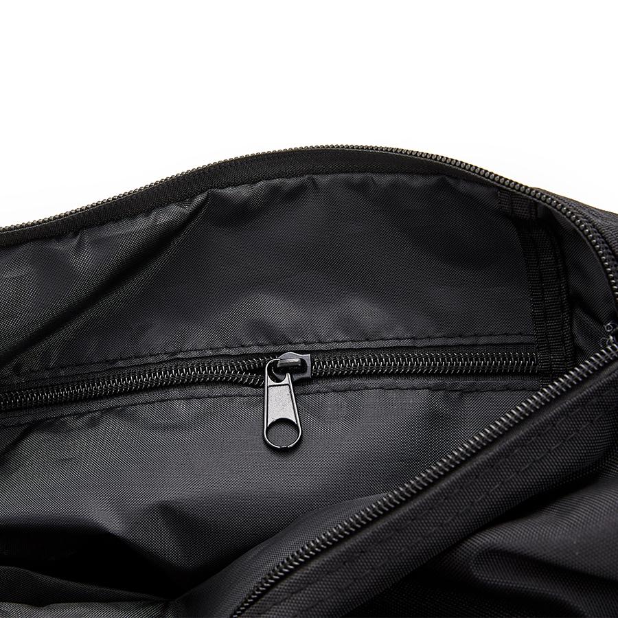 Large-capacity shoulder fitness bag [black]