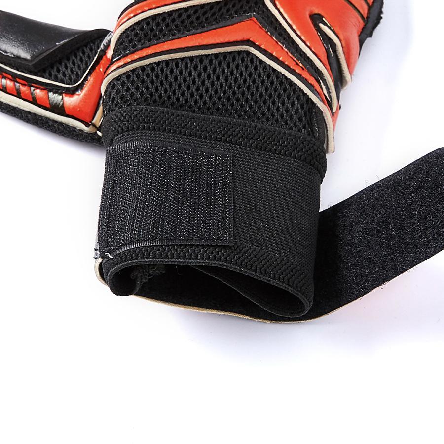 Anti-slip football goalkeeper gloves [red and black]