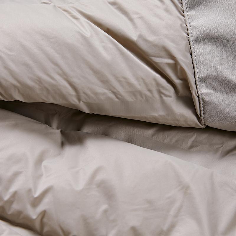 Men's mid-length down jacket (black/light gray)