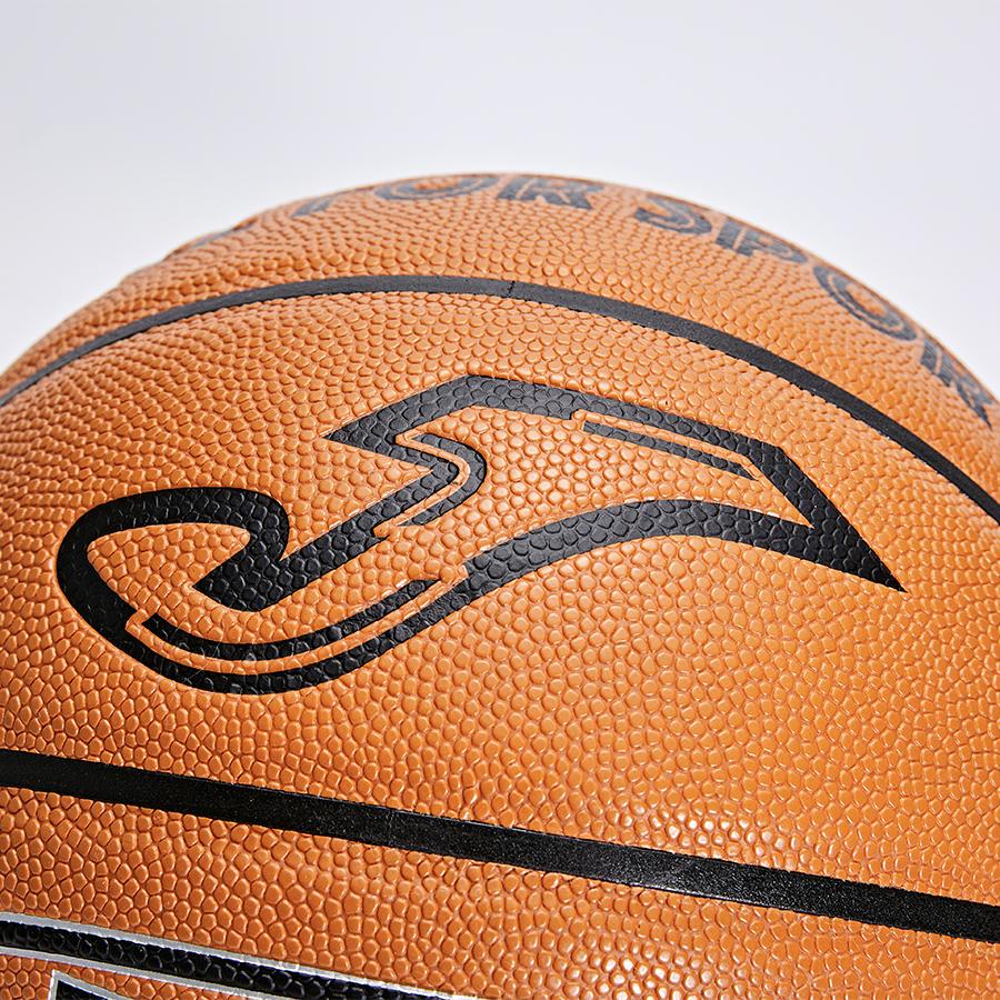 Professional Basketball [No. 7] Brown